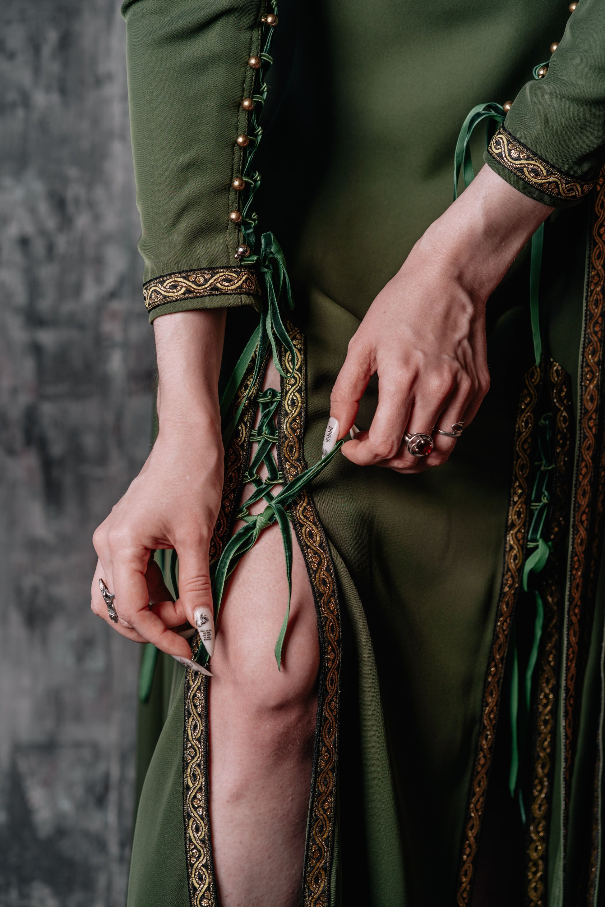 Elegant Lace-Up Green Dress - SokolArmory