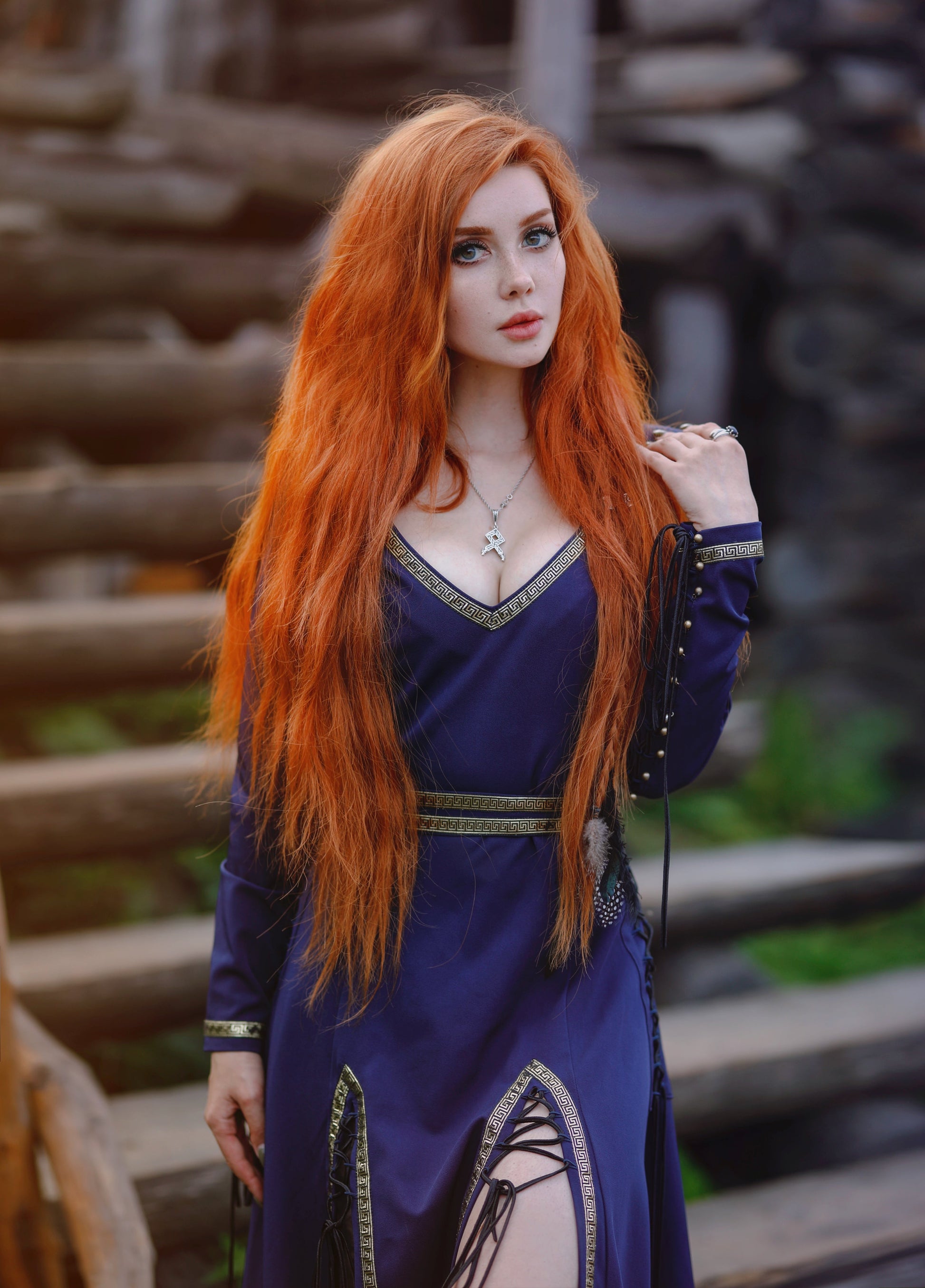 Elegant Lace-Up Green Dress - SokolArmory