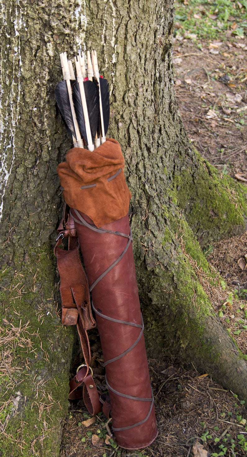 Rear view of a handcrafted brown leather back quiver with carrying straps