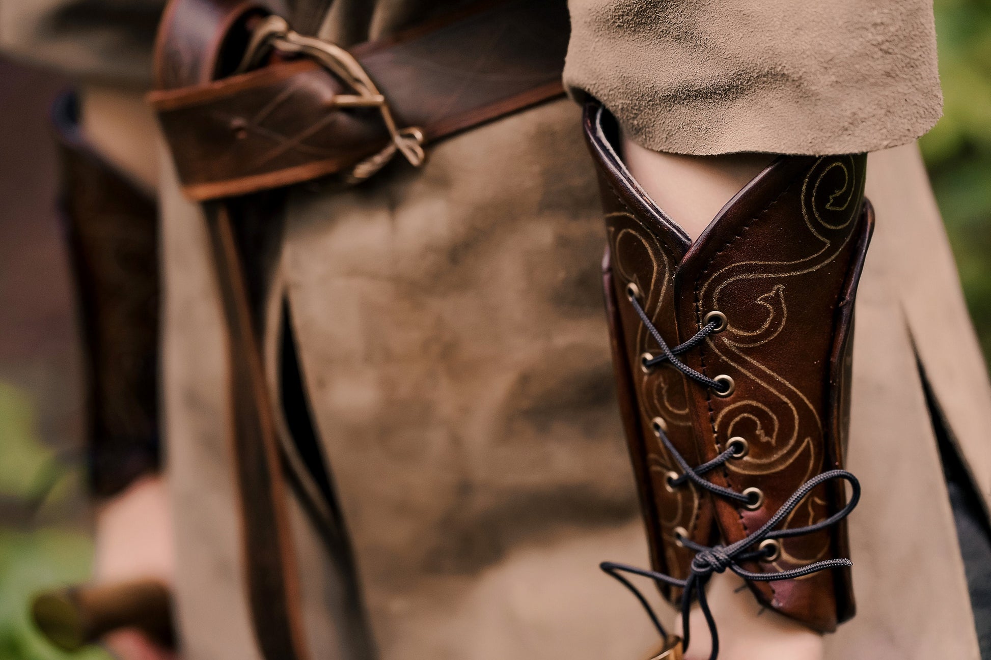 Legolas leather bracers (Lord of the Rings) - SokolArmory