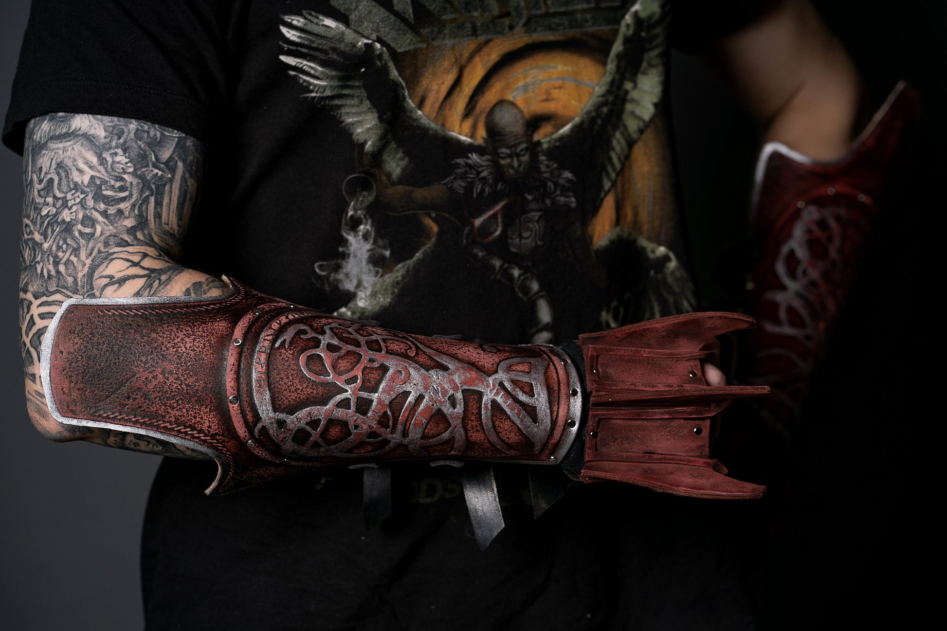 Kratos bracers with claws (God of War) - SokolArmory