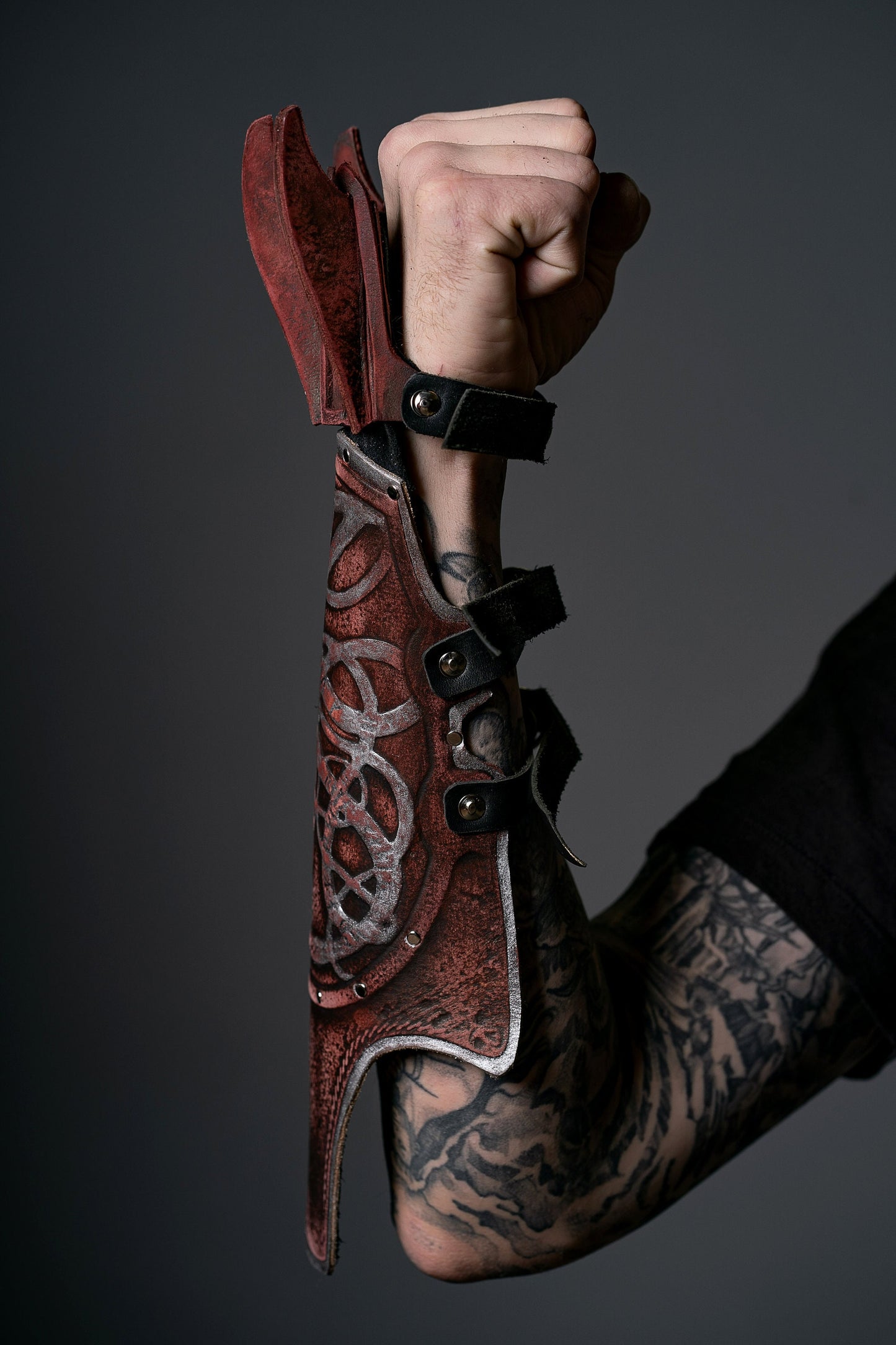 Kratos bracers with claws (God of War) - SokolArmory