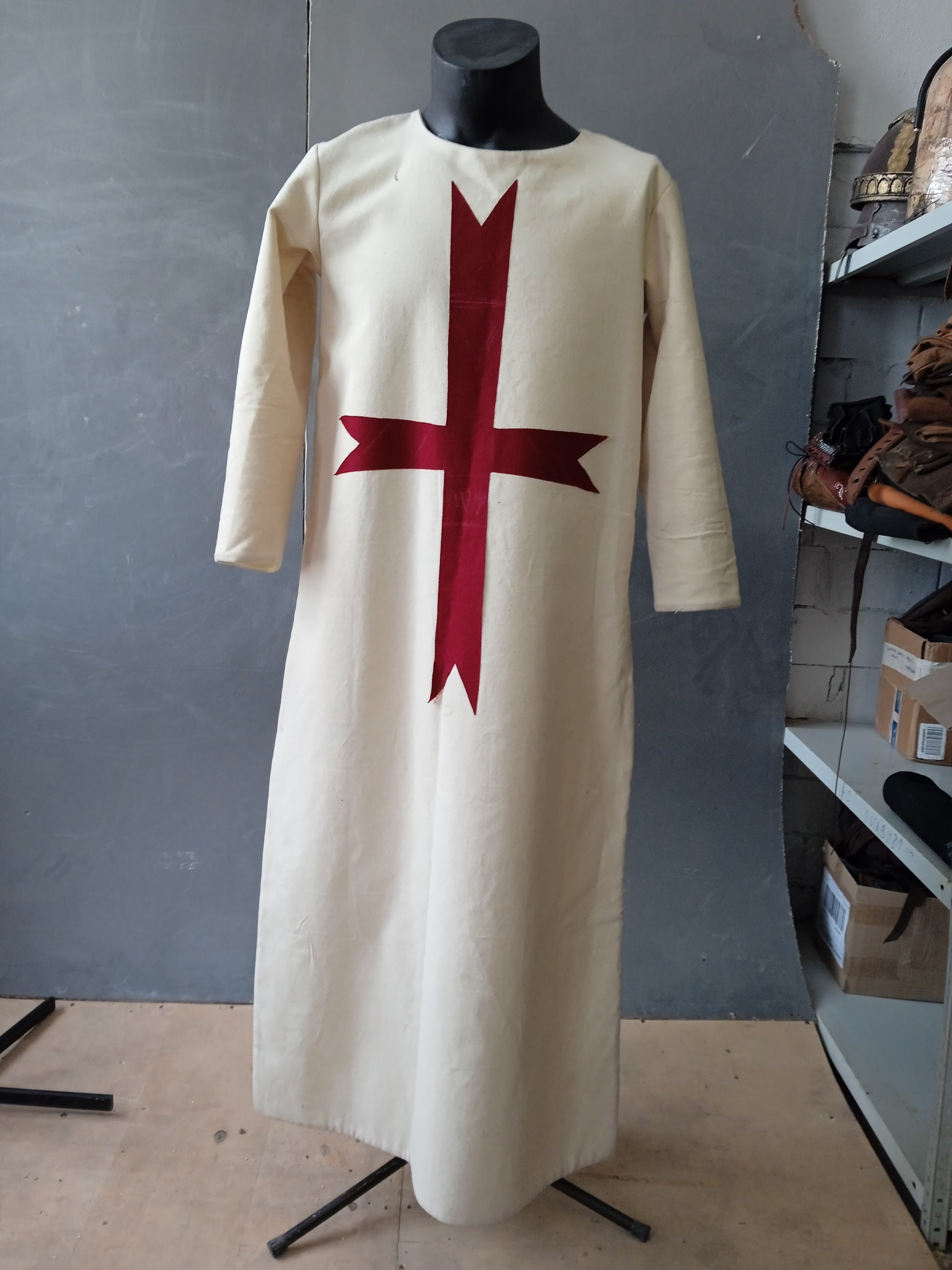 Crusader Order cross long tunic in Beige with a red cross, view 1