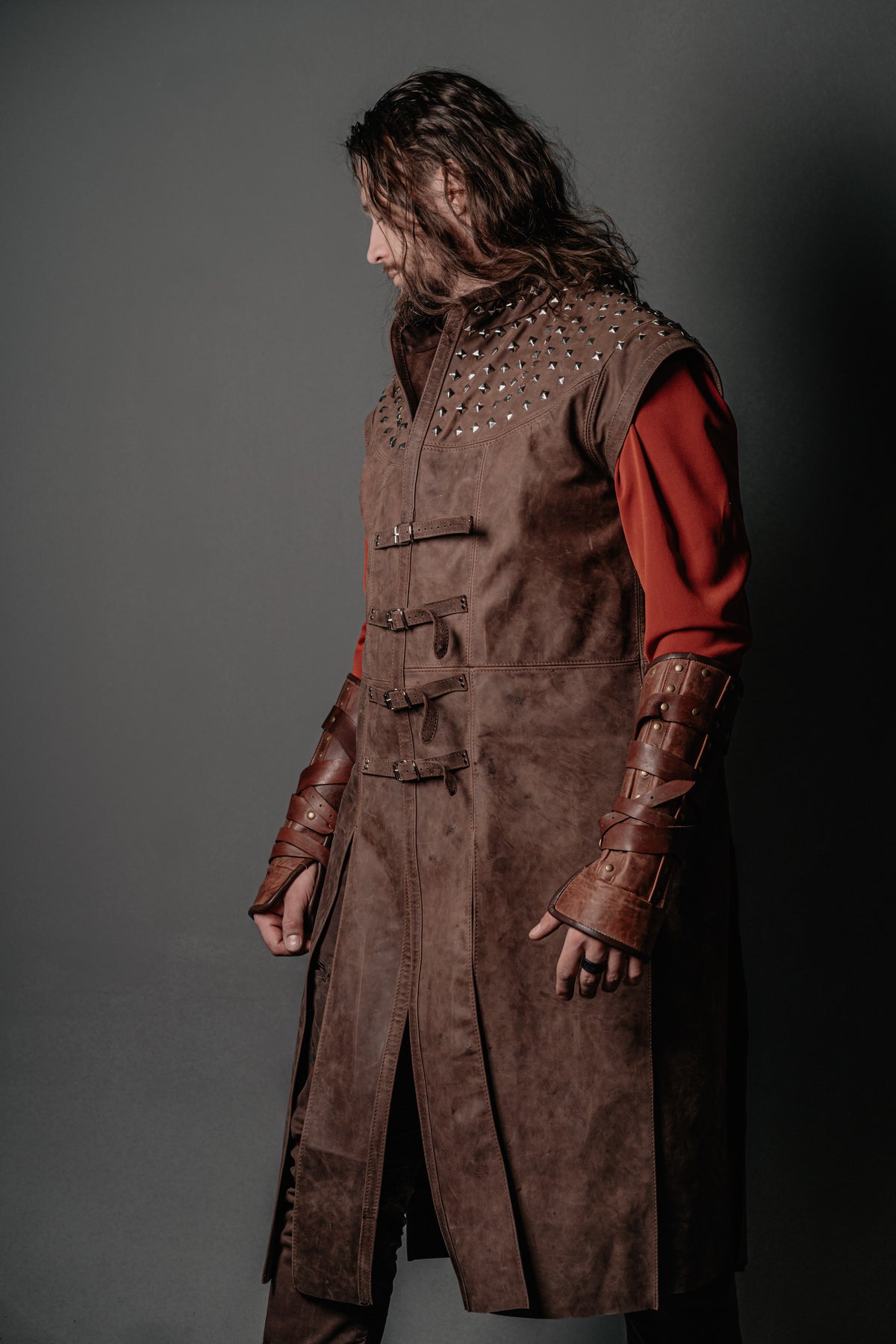 Dracula Untold-inspired long leather vest in Brown, view 3