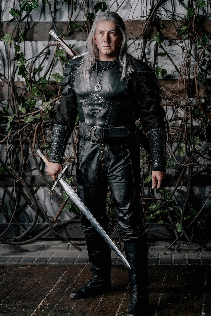 Witcher-inspired black leather pants in Black, view 4