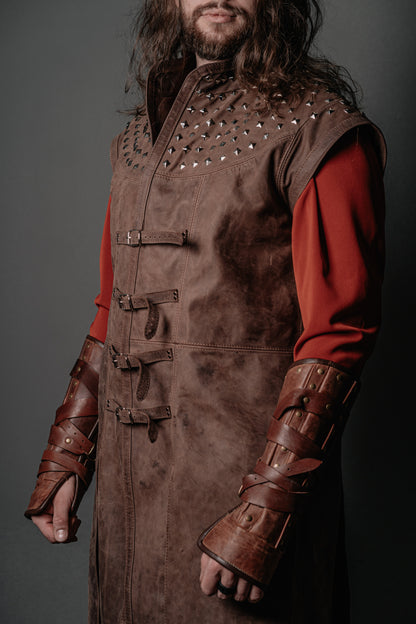Dracula Untold-inspired long leather vest in Brown, view 4