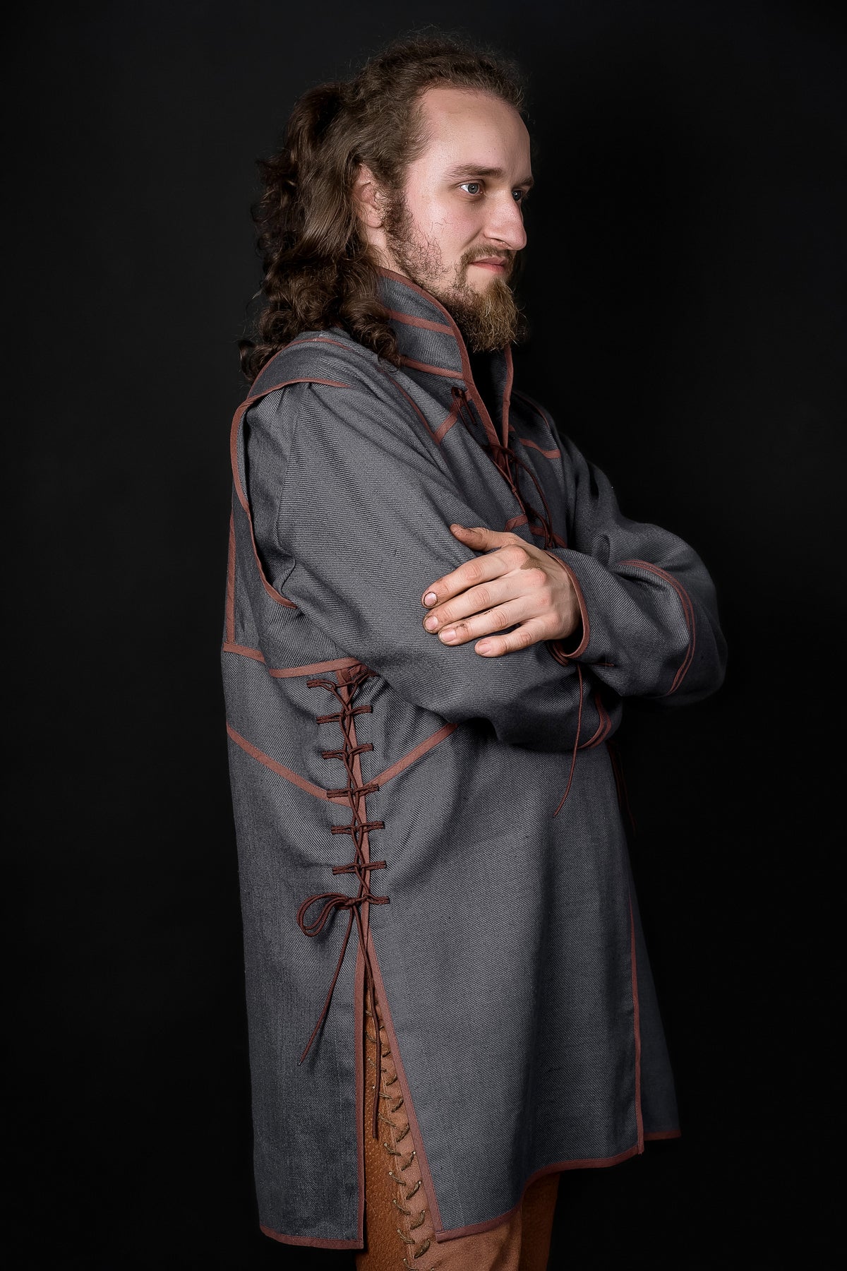 Ironside-inspired Viking tunic in Gray-blue with brown trim, view 5