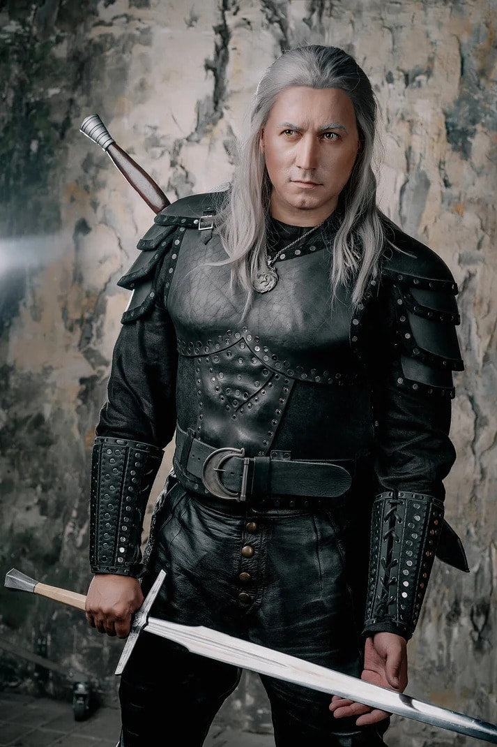 Witcher-inspired black leather pants in Black, view 5