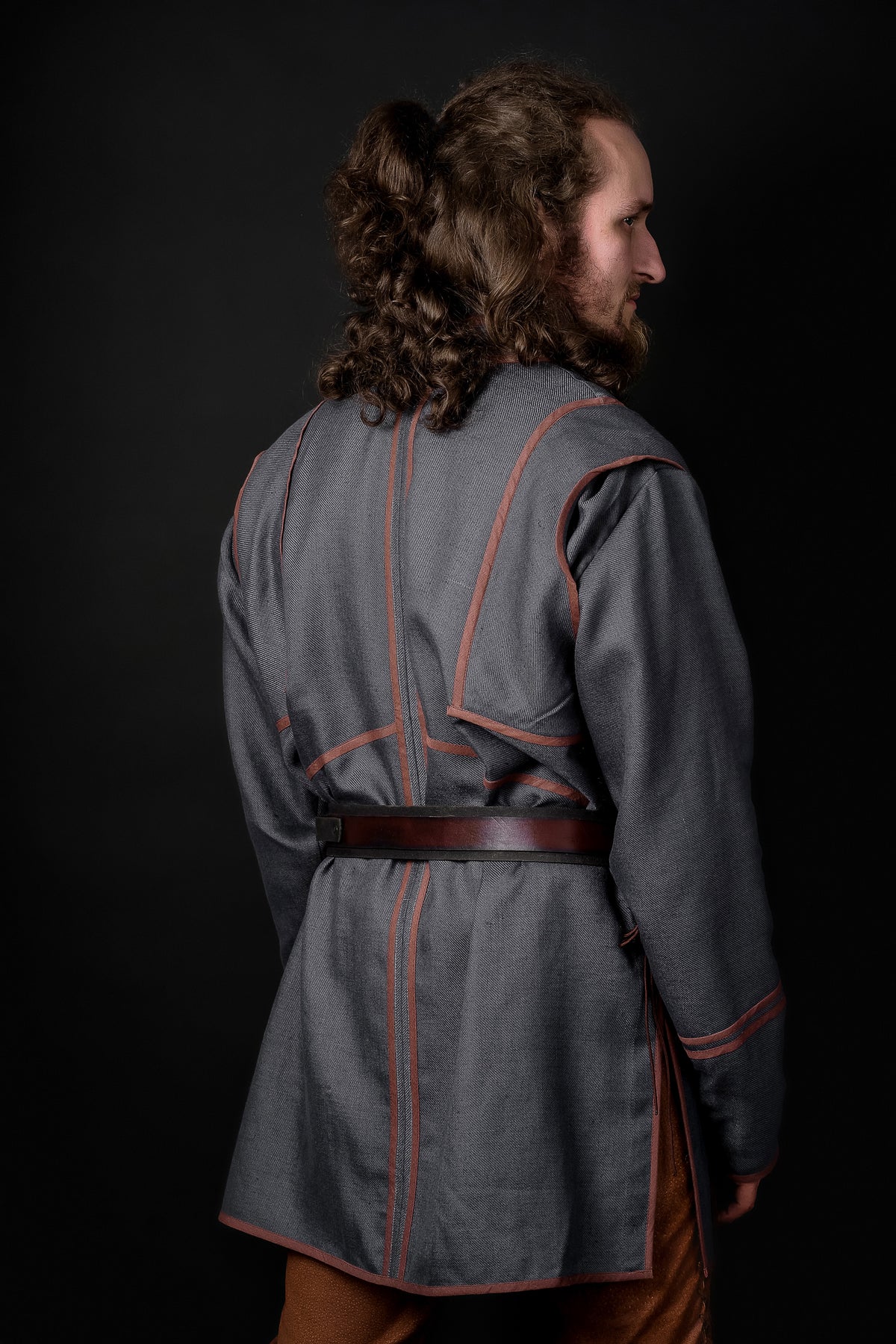 Ironside-inspired Viking tunic in Gray-blue with brown trim, view 8