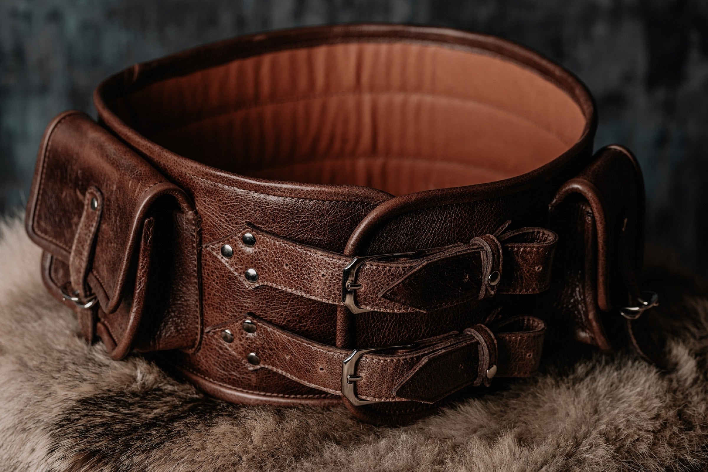 Leather kidney outlet belt