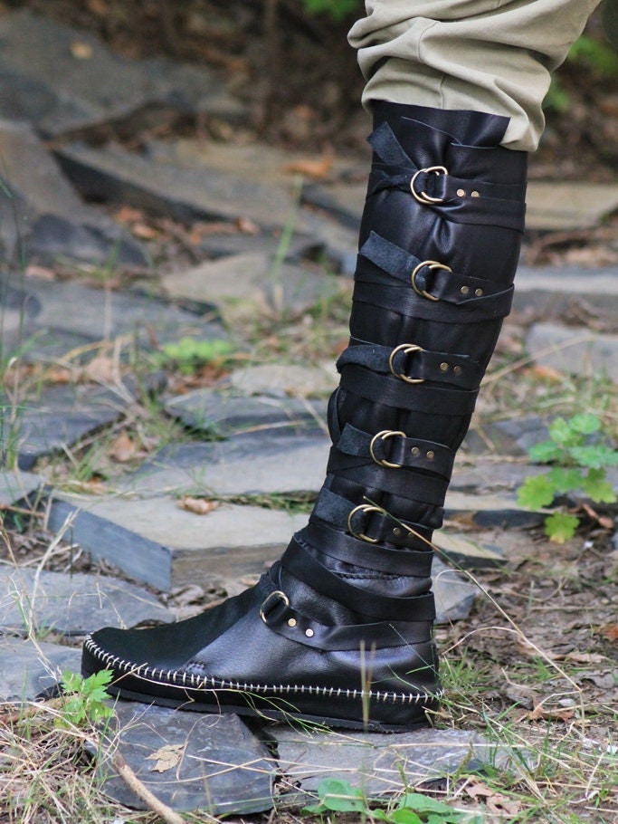 Black shop pirate boots