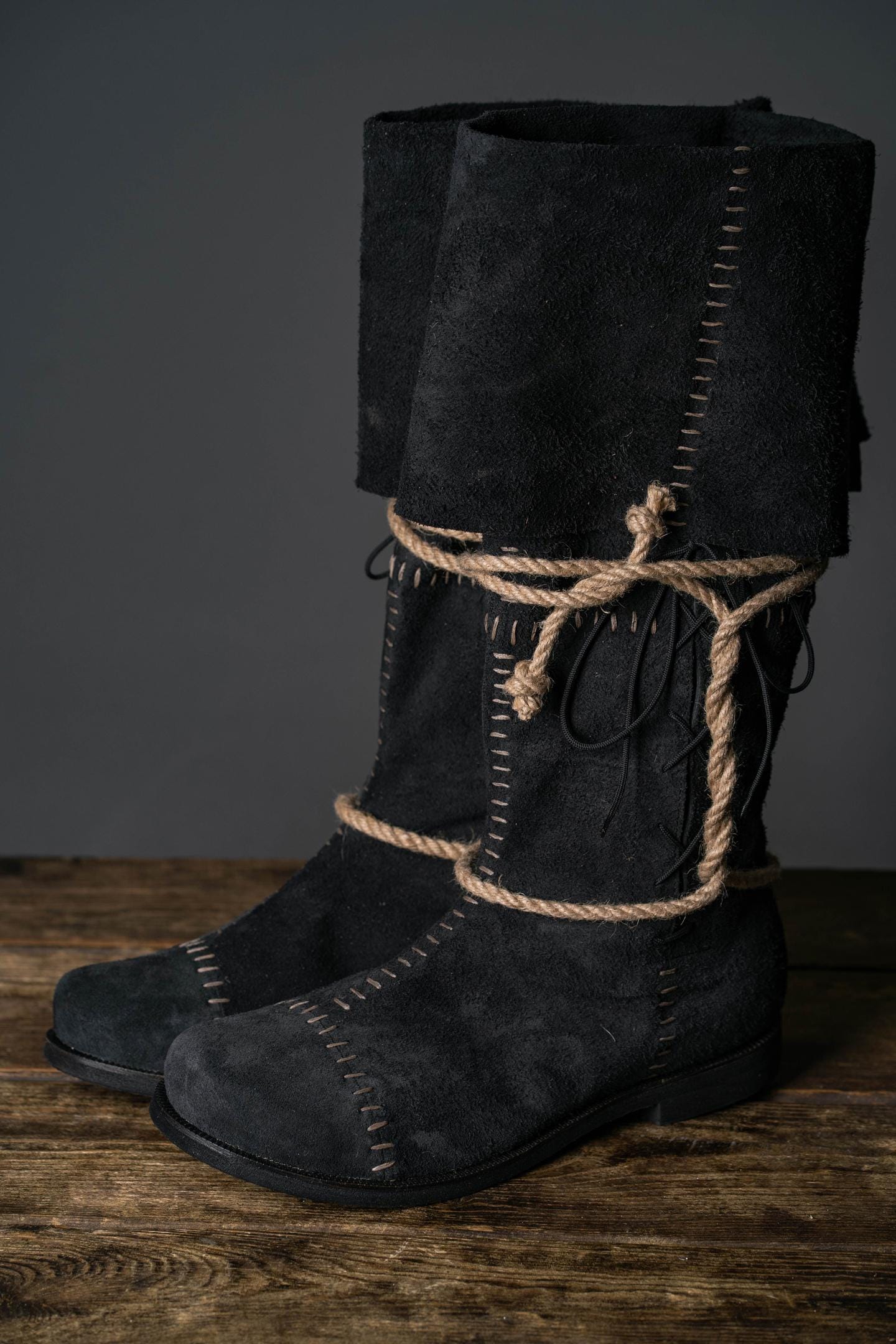 Aragorn's Black Suede Boots - Ideal for Larp, Renaissance Fairs or Cosplay / Handmade from genuine leather; medieval fantasy boots