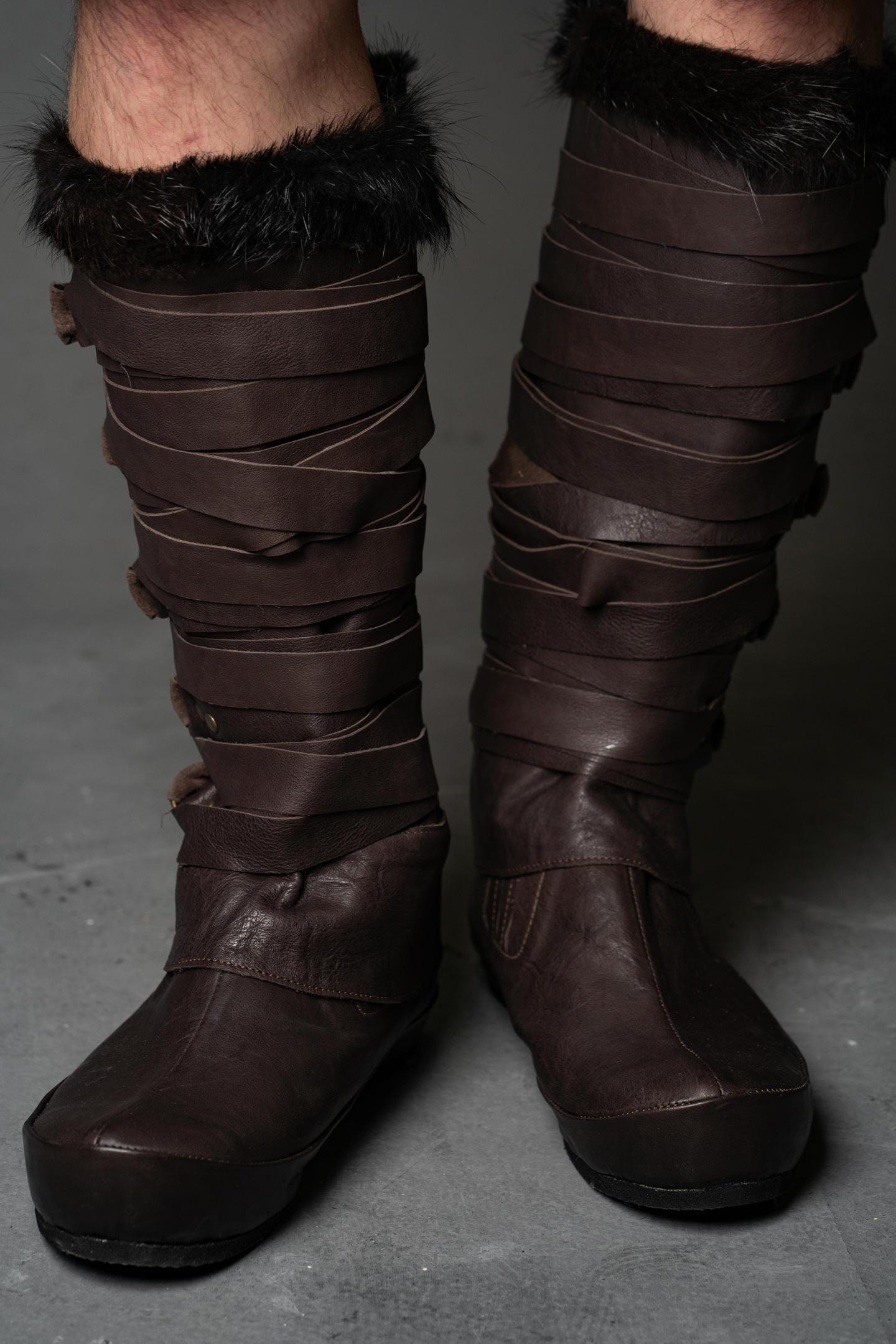 Medieval Men's Brown Leather Boots "Assassin" / boots set: greaves + shoes / LARP / SCA / Ren Fest Cosplay / Chaussures Medieval