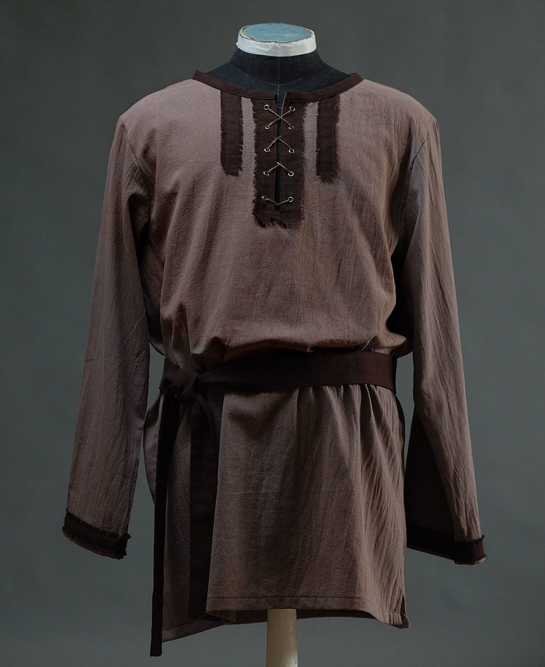 Textured cotton medieval shirt with tied linen belt