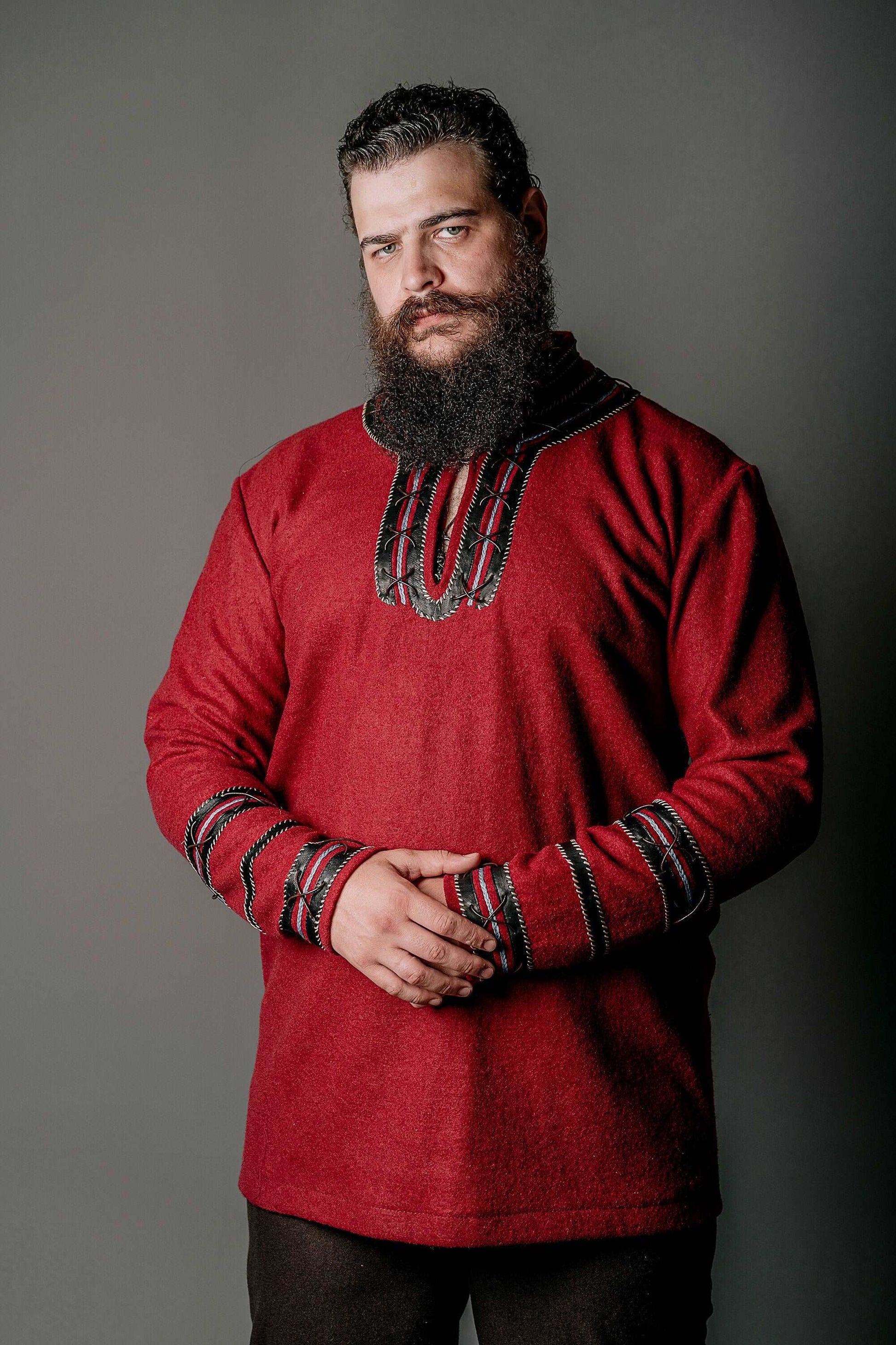 Harald red wool tunic (Vikings)