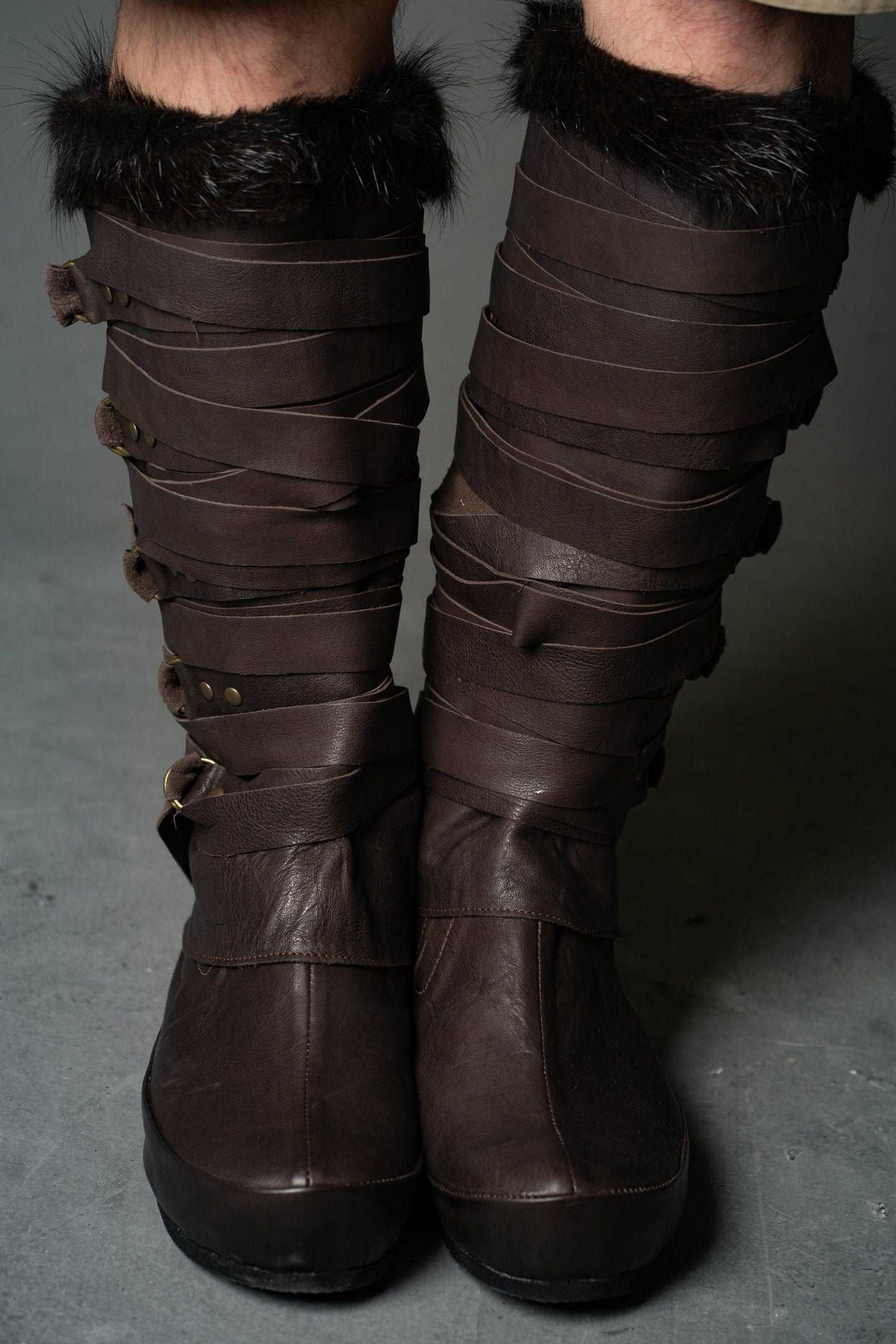 Assassin leather low boots + greaves with fur