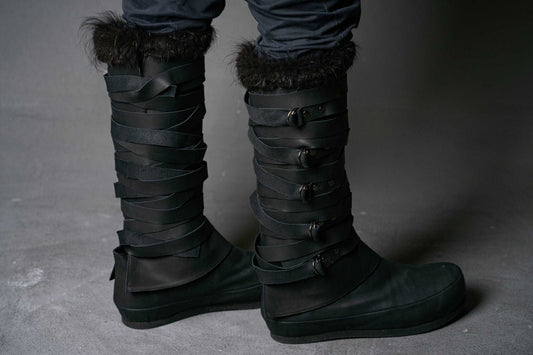 Assassin black leather low boots + greaves with fur