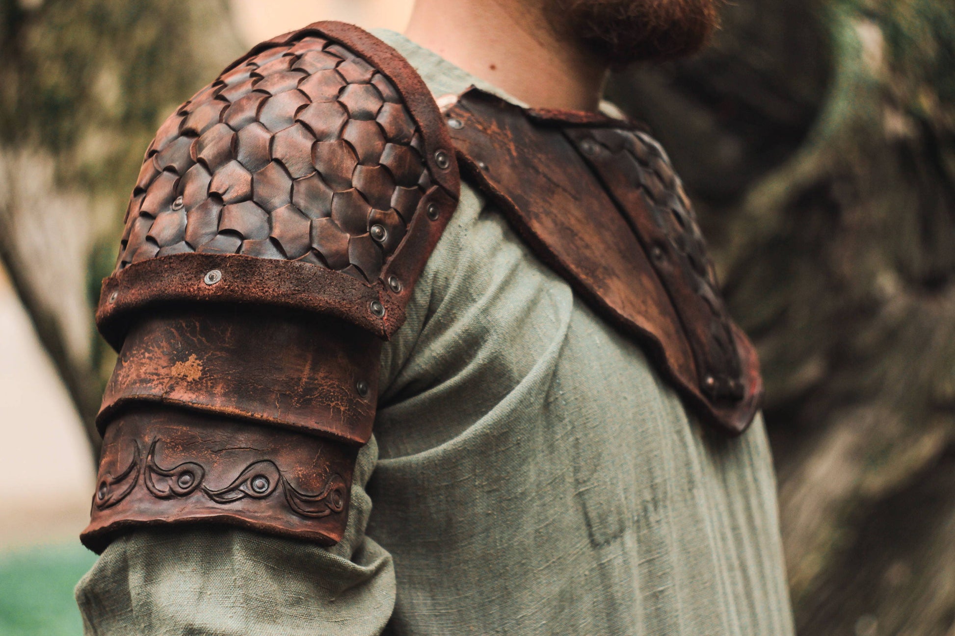 Viking leather shoulder armor – SokolArmory
