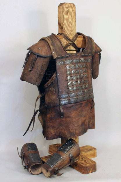 Medieval larp armor (armor with pauldrons + bracers)