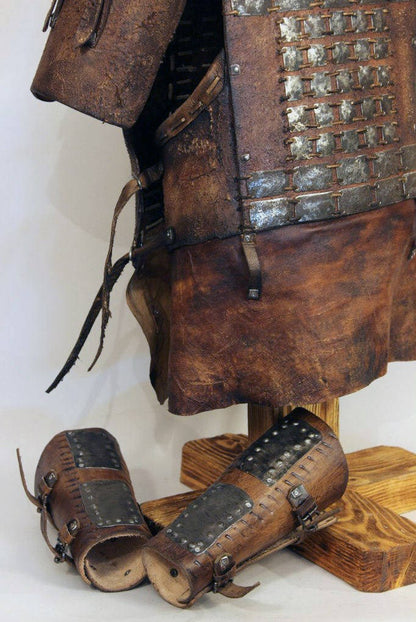 Medieval larp armor (armor with pauldrons + bracers)