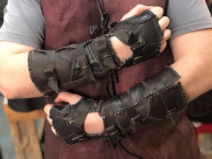 Ivar battler leather glove (Vikings)