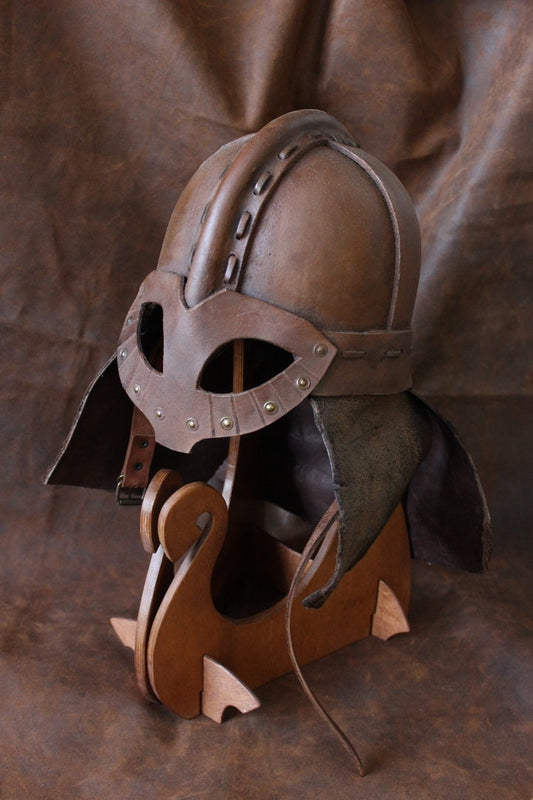 Wooden helmet stand "Drakkar"