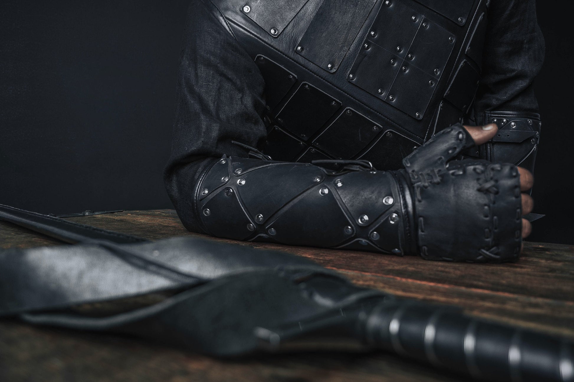 Metal-Plated Genuine Leather Bracers for Enhanced Arm Protection -  MedieWorld