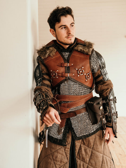 Medieval leather vest – SokolWorkshop
