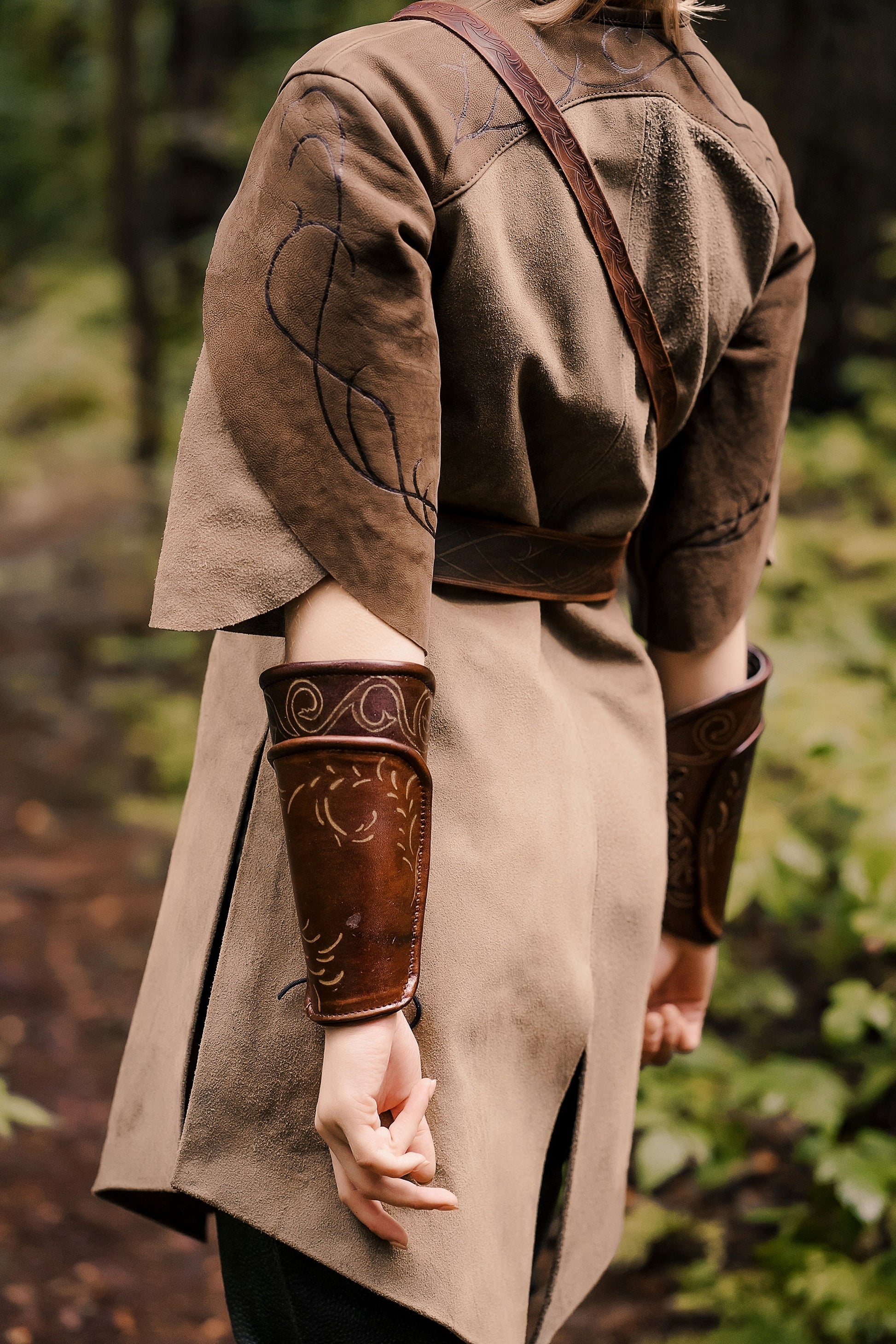 Legolas leather bracers (Lord of the Rings) – SokolArmory