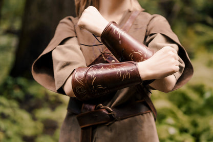 Legolas leather bracers (Lord of the Rings)