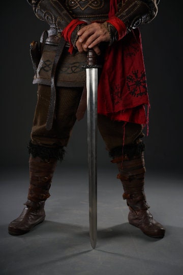 Assassin leather low boots + greaves with fur