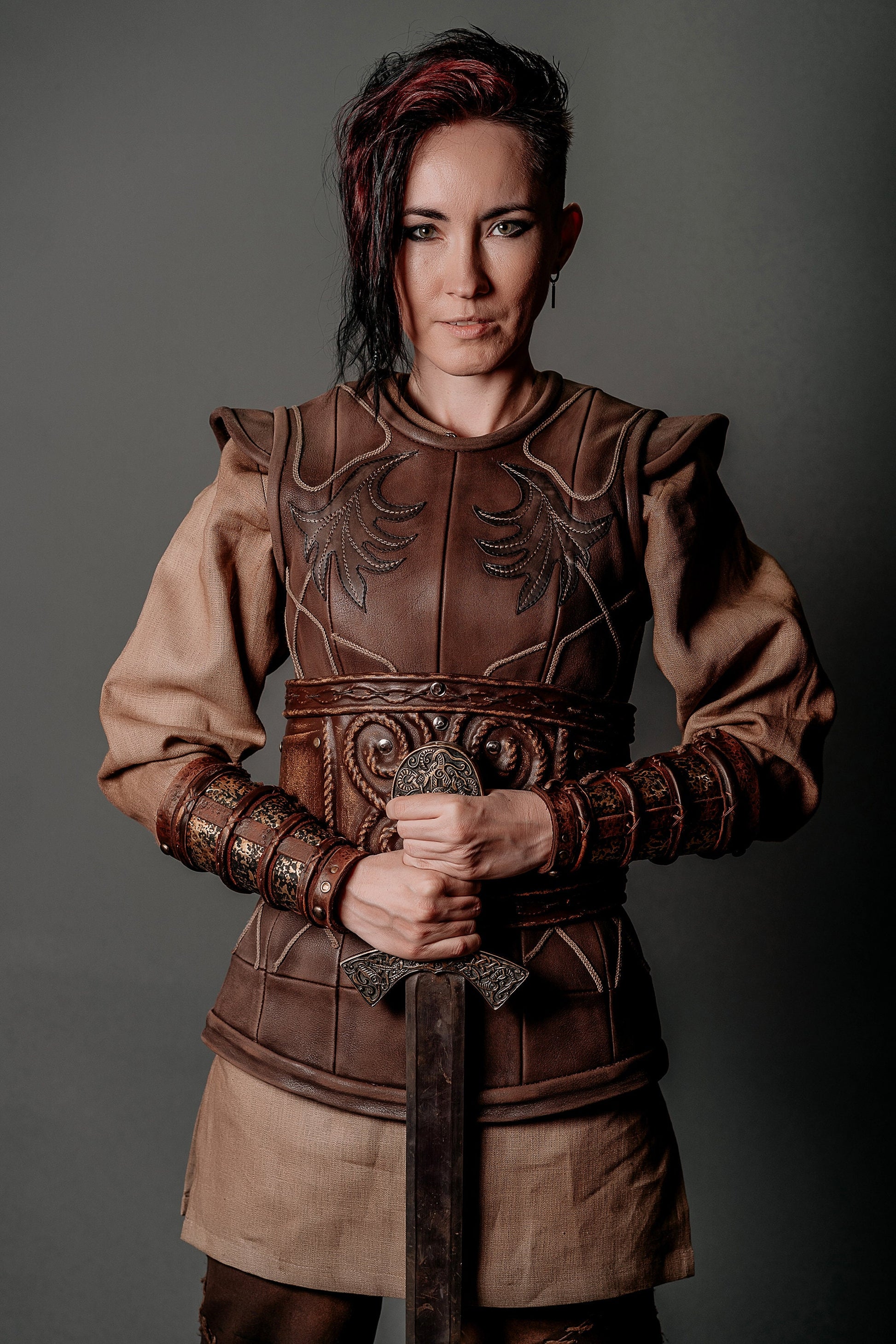 Medieval Fantasy Leather Bracers for Warrior Costume - MedieWorld