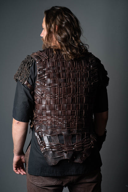 Viking body armor with shoulders