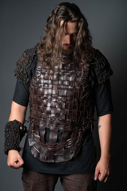 Viking body armor with shoulders