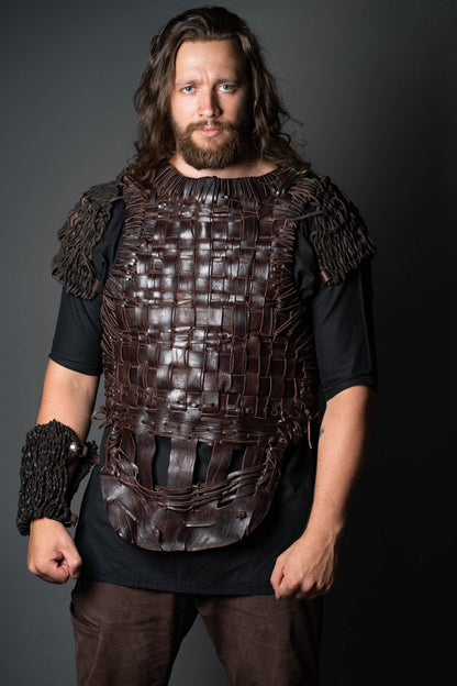 Viking body armor with shoulders