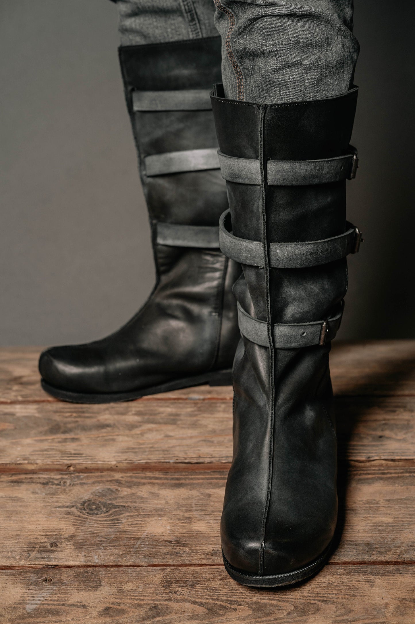 Uhtred black high leather boots