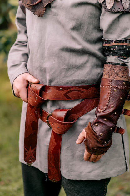 Robin Hood leather bracers