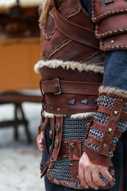 Warlord leather bracers with сhainmail